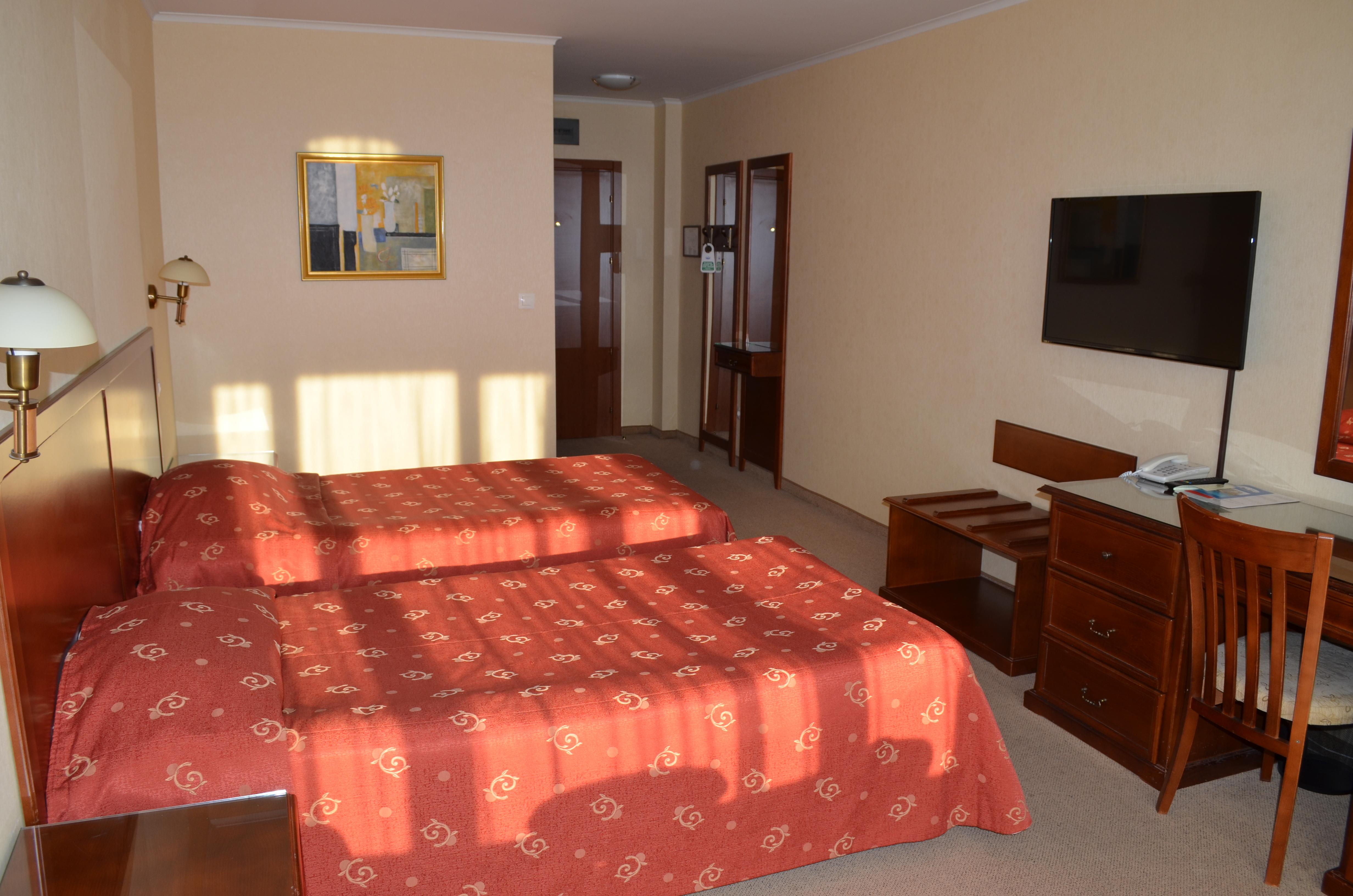 Palace 4*